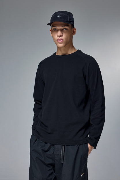 Crew neck long sleeved undershirt