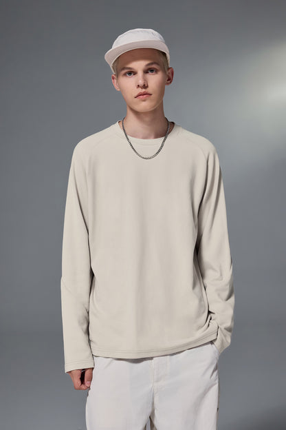 Crew neck long sleeved undershirt