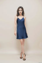 Camisón de seda con tirantes