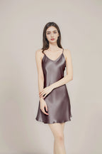 Camisón de seda con tirantes