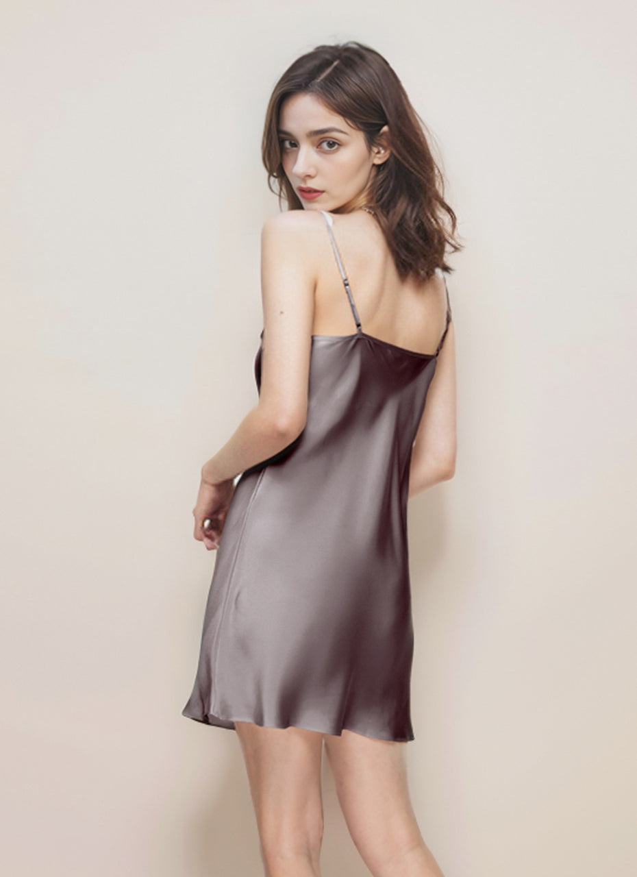 Camisón de seda con tirantes