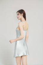 Camisón de seda con tirantes