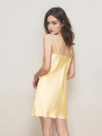 Camisón de seda con tirantes
