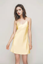 Camisón de seda con tirantes