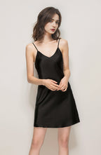 Camisón de seda con tirantes