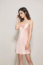 Camisón de seda con tirantes