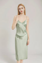 Camisón clásico de seda con tirantes largos
