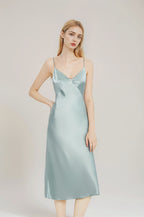 Camisón clásico de seda con tirantes largos