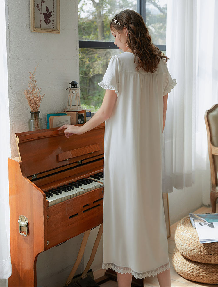 Vintage Style Sweet Nightgown with Ruffles
