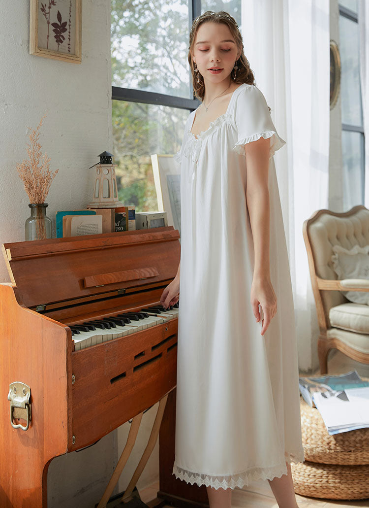 Vintage Style Sweet Nightgown with Ruffles