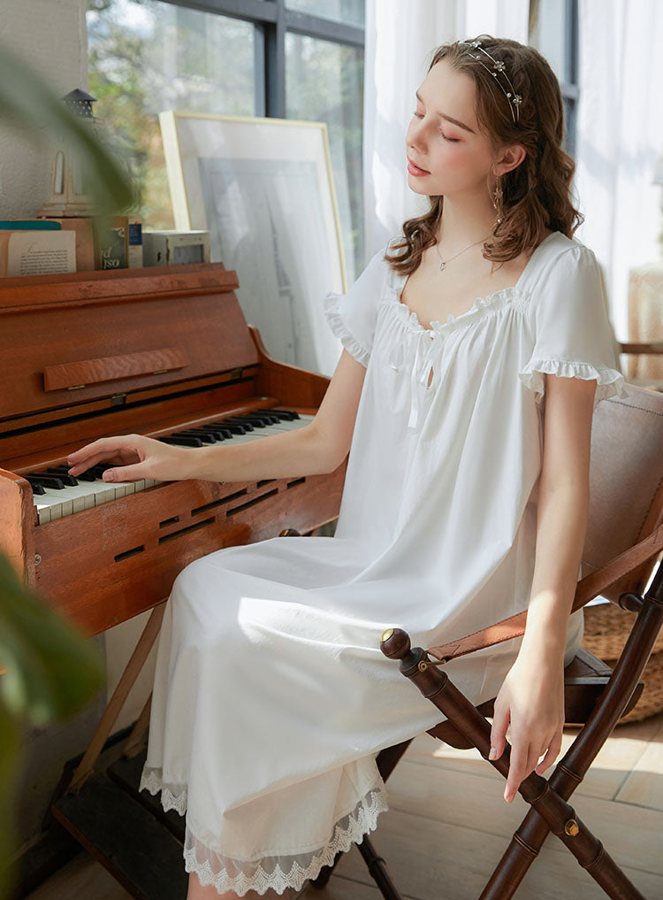 Vintage Style Sweet Nightgown with Ruffles