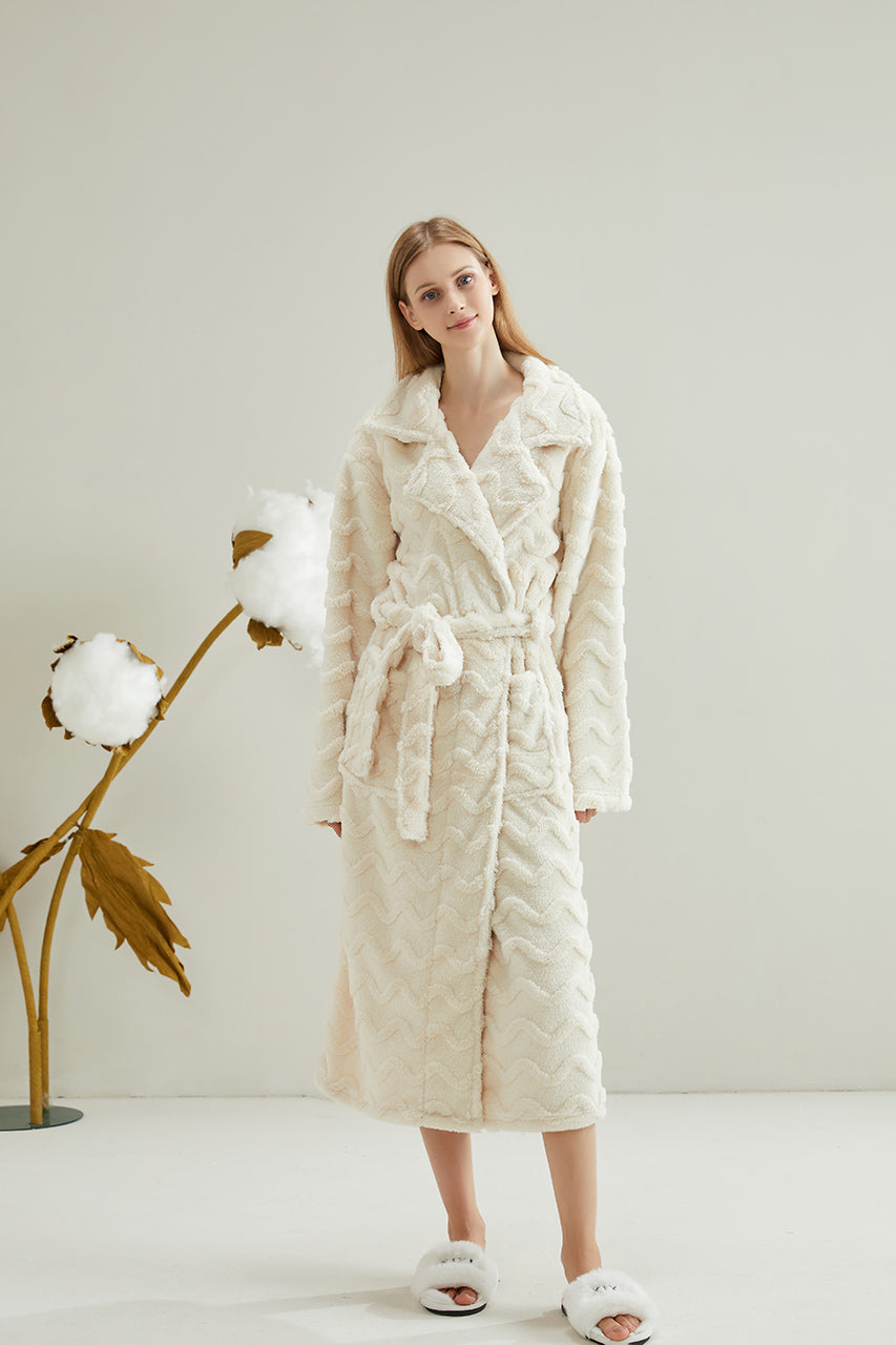 Wave Pattern Lapel Robe