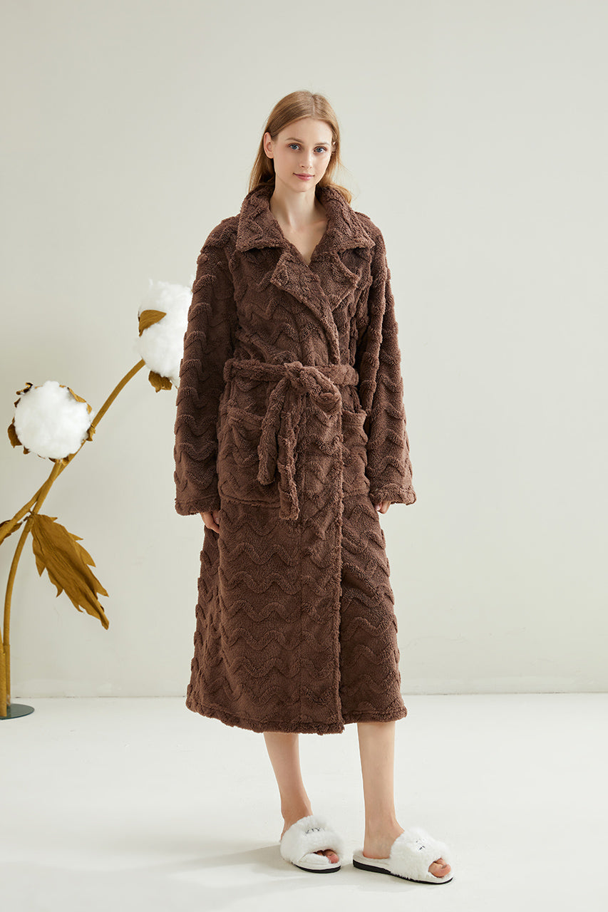 Wave Pattern Lapel Robe