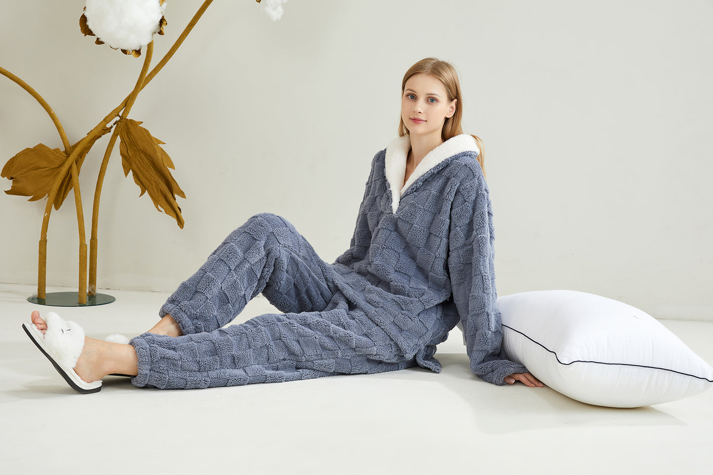 Warm Coral Fleece Pajamas Set With Sherpa Fur Collar