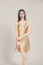 Camisón de seda con tirantes