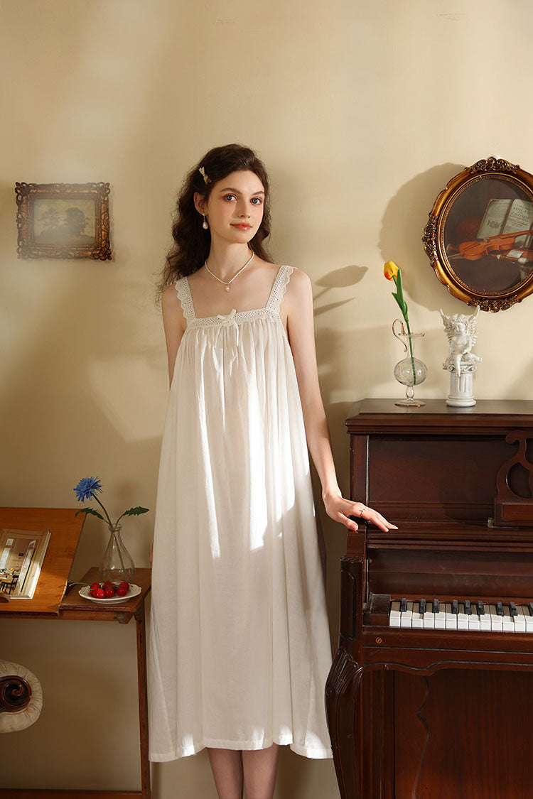Graceful Square-Neck Short Nightgown