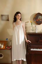 Graceful Square-Neck Short Nightgown