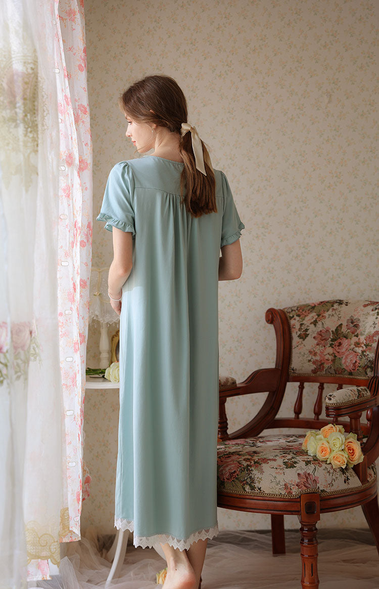 Vintage Style Sweet Nightgown with Ruffles