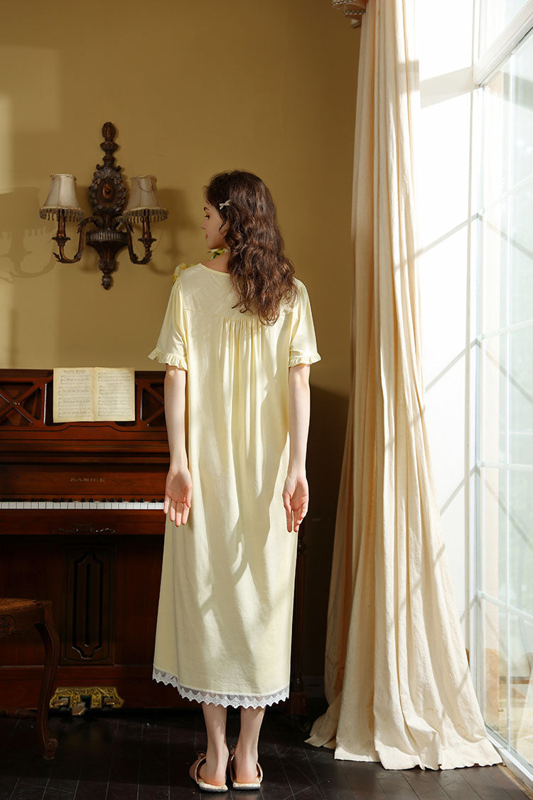 Vintage Style Sweet Nightgown with Ruffles