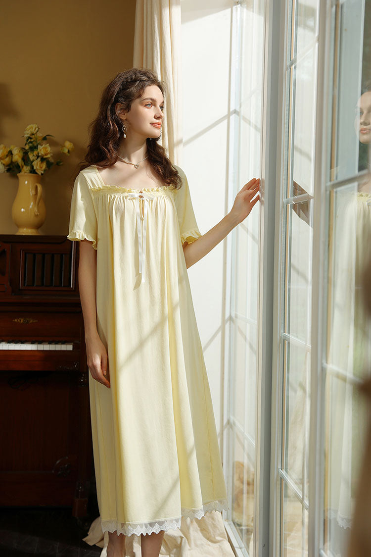 Vintage Style Sweet Nightgown with Ruffles