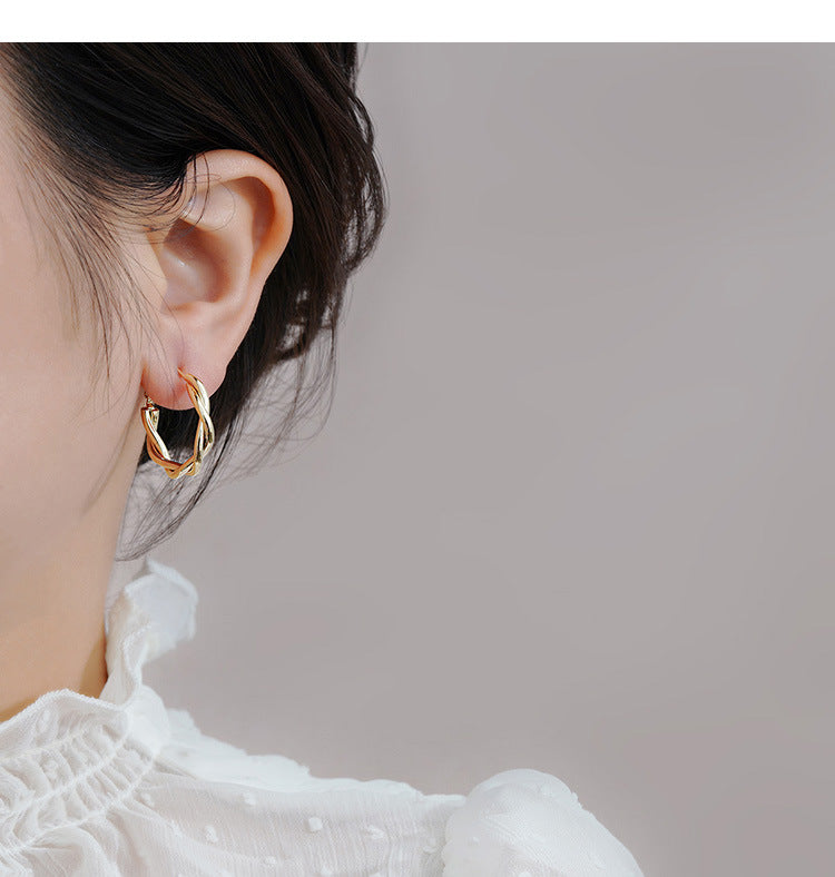 【7】Twisted Aureate Hoop Earrings
