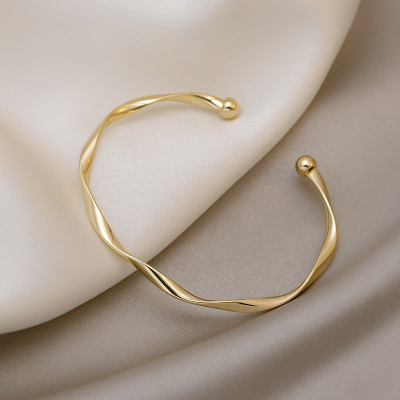 【43】Twist Elegance Cuff Bracelet