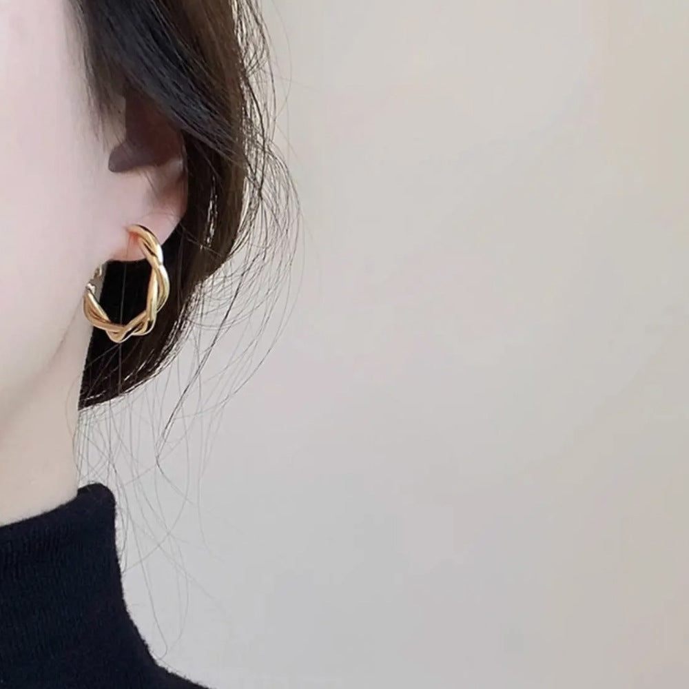 【7】Twisted Aureate Hoop Earrings
